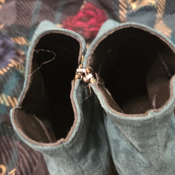 Emerald Green Booties. - Picture 5 of 10